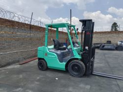 USED MITSUBISHI 2.5 TON DIESEL FORKLIFT FOR SALE